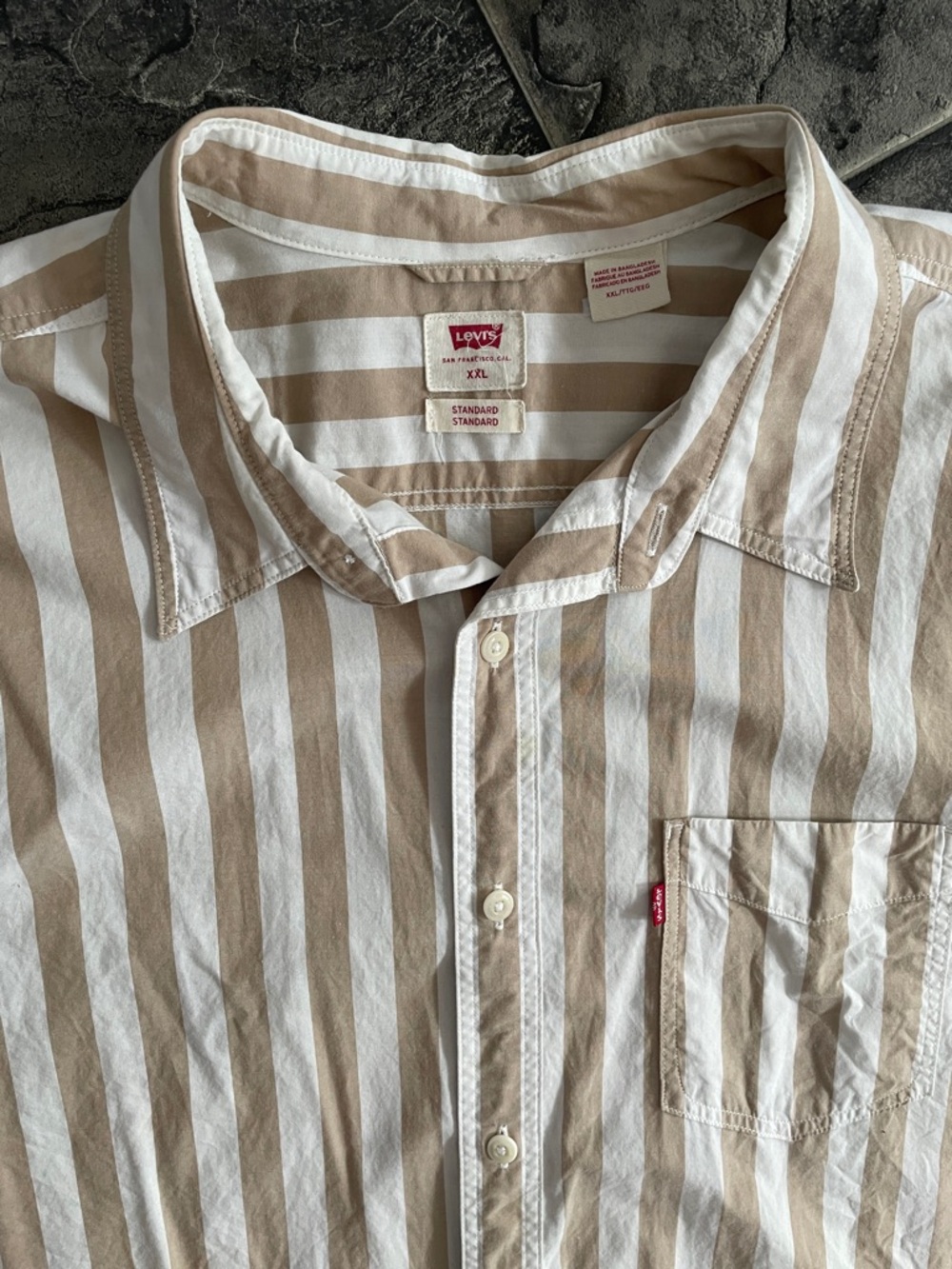 LEVI’S Men's Beige & White Stripe Button-Up Preppy Coastal Office Cotton Shirt